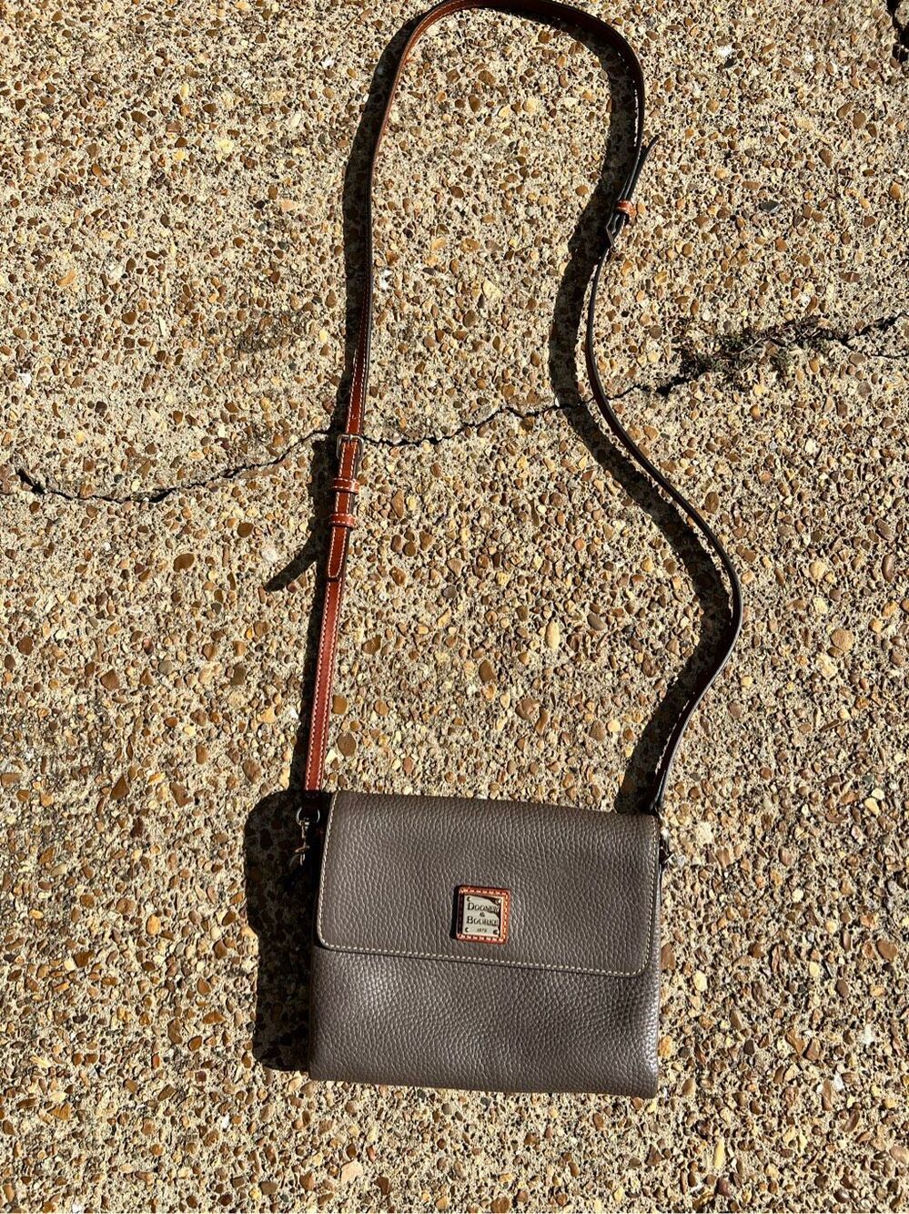 Dooney & Bourke Gray Pebble Grain Crossbody Handbag Purse Italian leather $338 - Picture 4 of 8